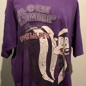 ‘AH CEST LAMORE  ‘’  PEPE LE PEW VINTAGE TSHIRT size  X LARGE